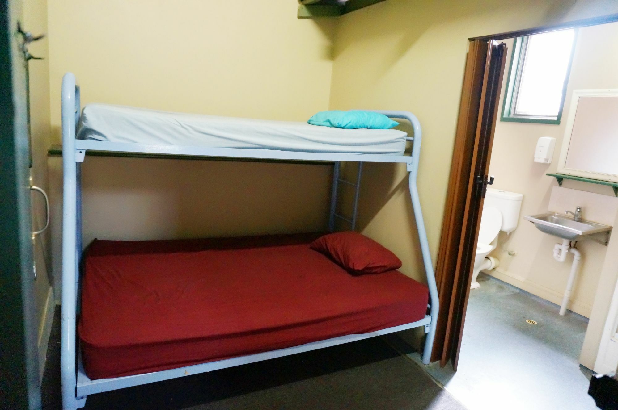 Sundancer Backpackers Hostel Фримантл Экстерьер фото